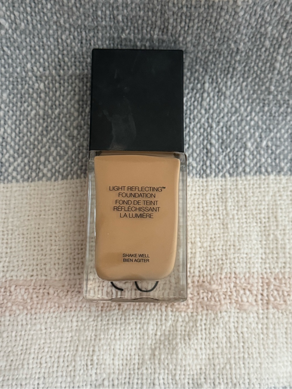 NARS Sheer Glow Foundation - Stromboli - Picture 2 of 4